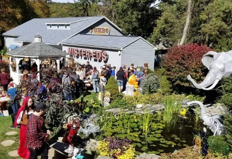 Great Pumpkin Party, Mister Ed’s Elephant Museum