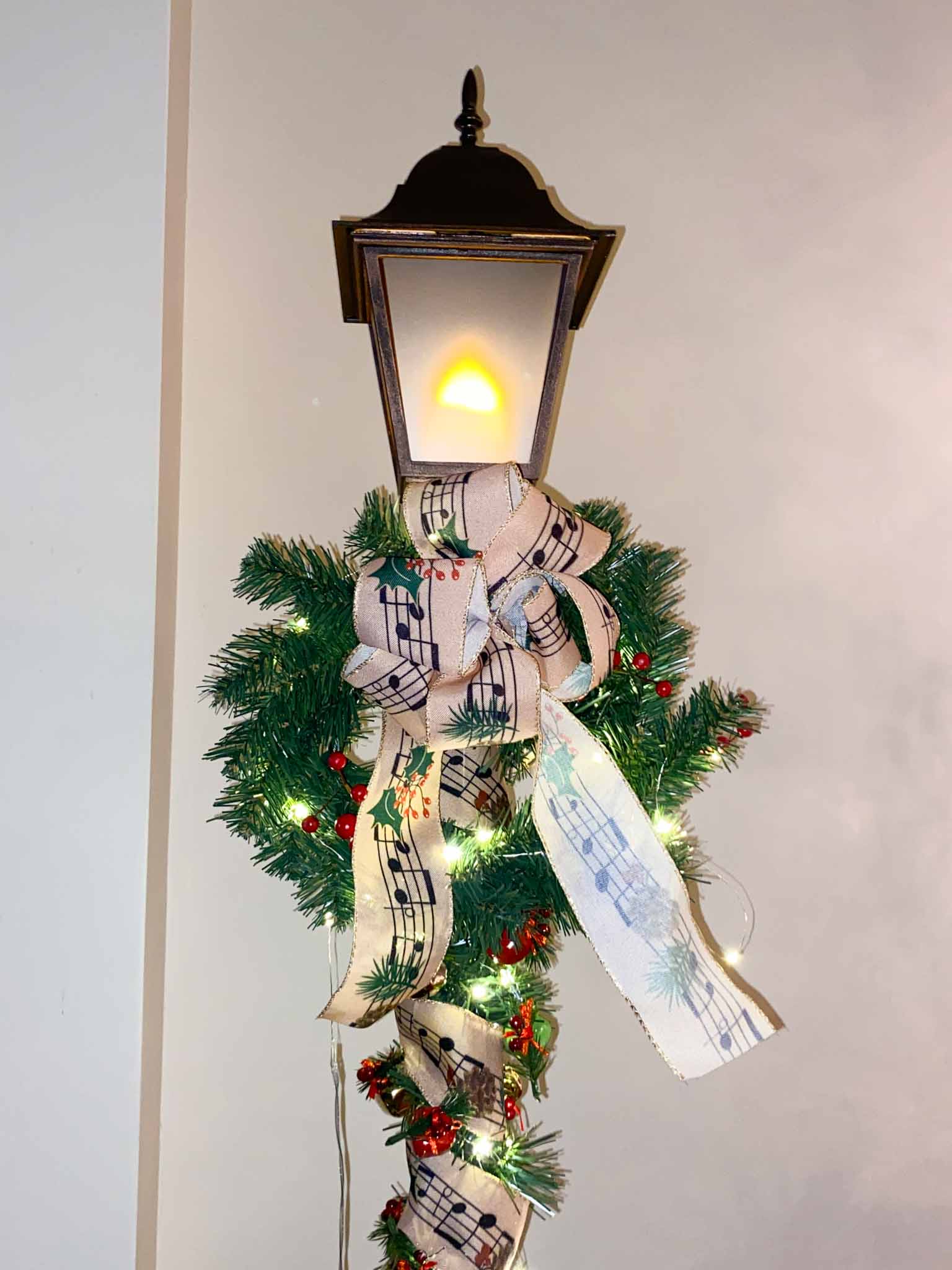 Tree (42) Middletown Valley Bank Tree (Lamp Post) at Festival of Trees