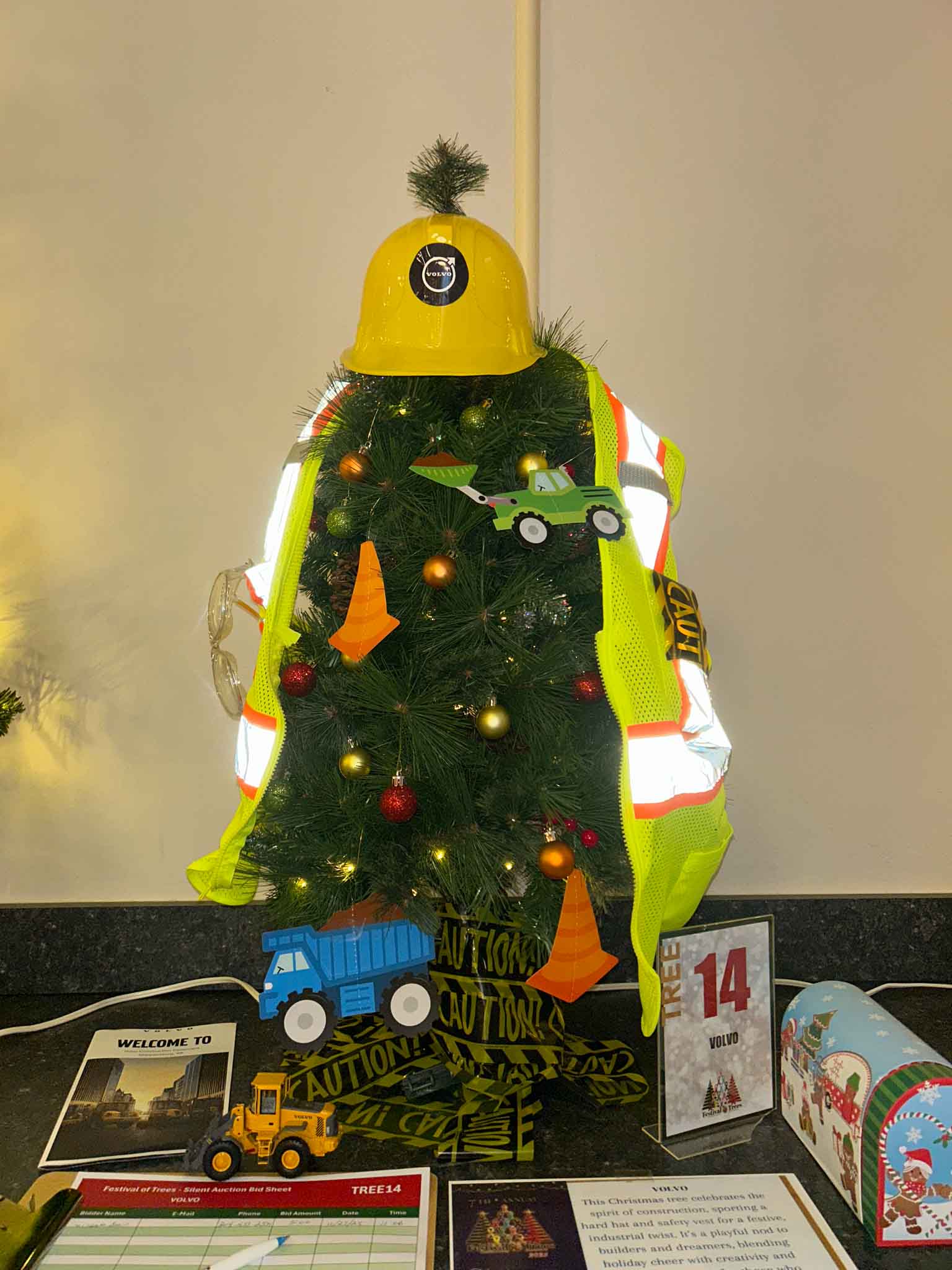 tree-fot (14) Volvo Tree at Festival of Trees